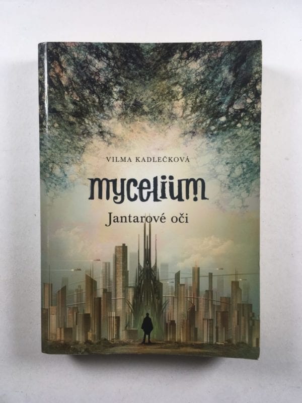 Mycelium I: Jantarové oči - Obrázek 1