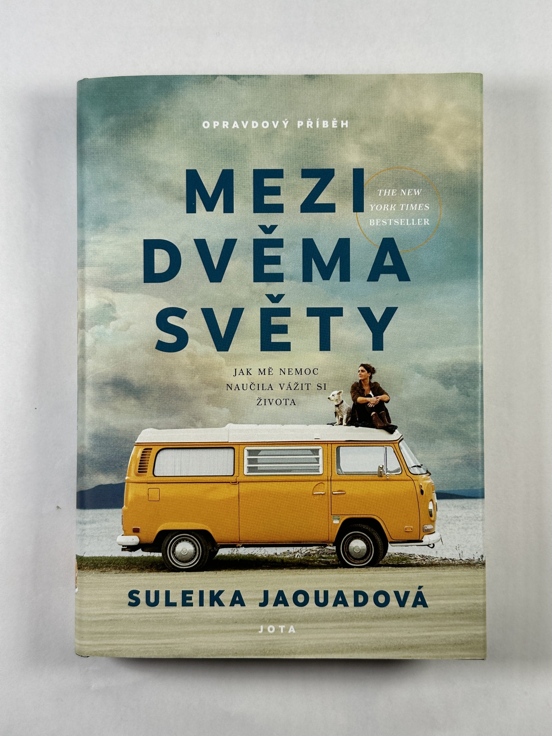 9788075653376 Mezi dvěma světy - Obrázek 1